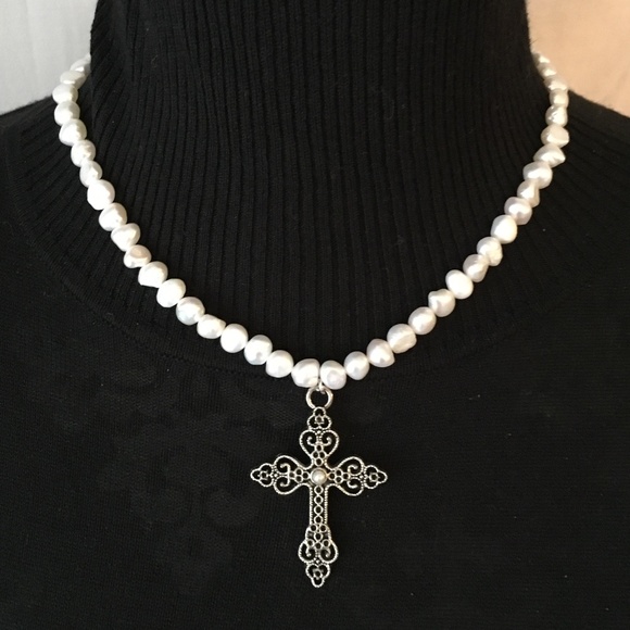 Tudors Elizabeth Real Pearls with Renaissance Cross Necklace, Handmade Replica - Picture 6 of 13